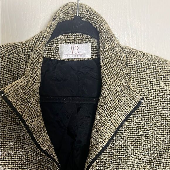 Women's Tweed Jacket - Beige - Picture 2 of 4